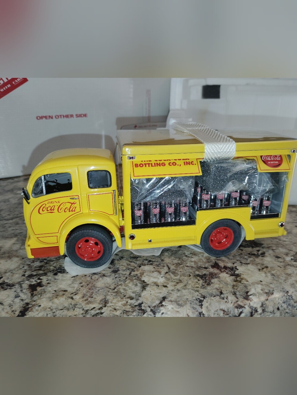 New Coca Cola Yellow Delivery Bottle Truck with Red Wheels - Picture 7 of 7
